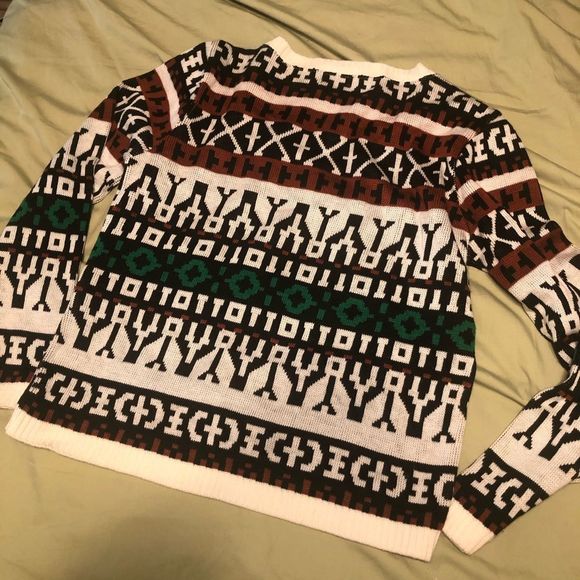 5for$15! ❤️ Aztec print sweater - Picture 4 of 5
